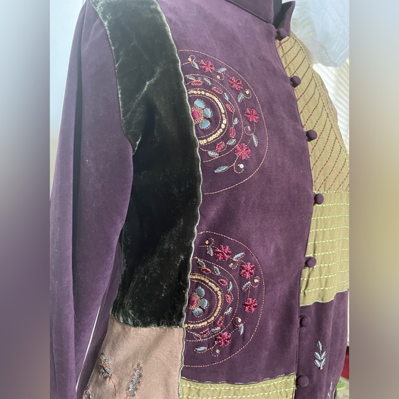 Women’s I.K.C. 2 Piece Set - Picture 8 of 16